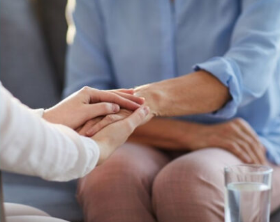 Portada grupos de apoyo para familiares, lunes 2024.